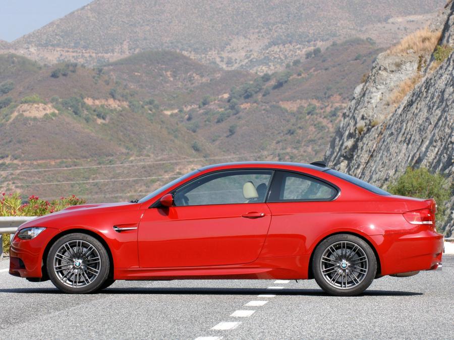  BMW M3 Coupe (E92) 2007 года  (фото 28 из 44)